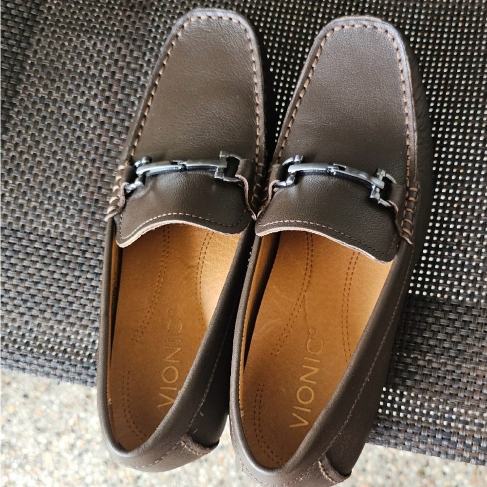 Vionic Men's 9 / Women’s 10.5 
Dark Brown Slip-On Loafers